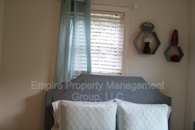 Foto del edificio - 2208 Kingswood Dr