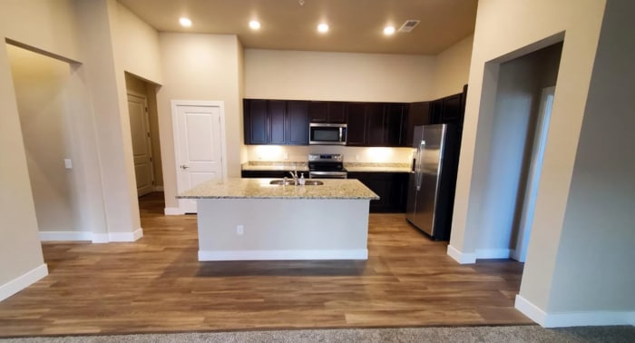 Foto principal - Large 2 Bedroom Condo with Patio!