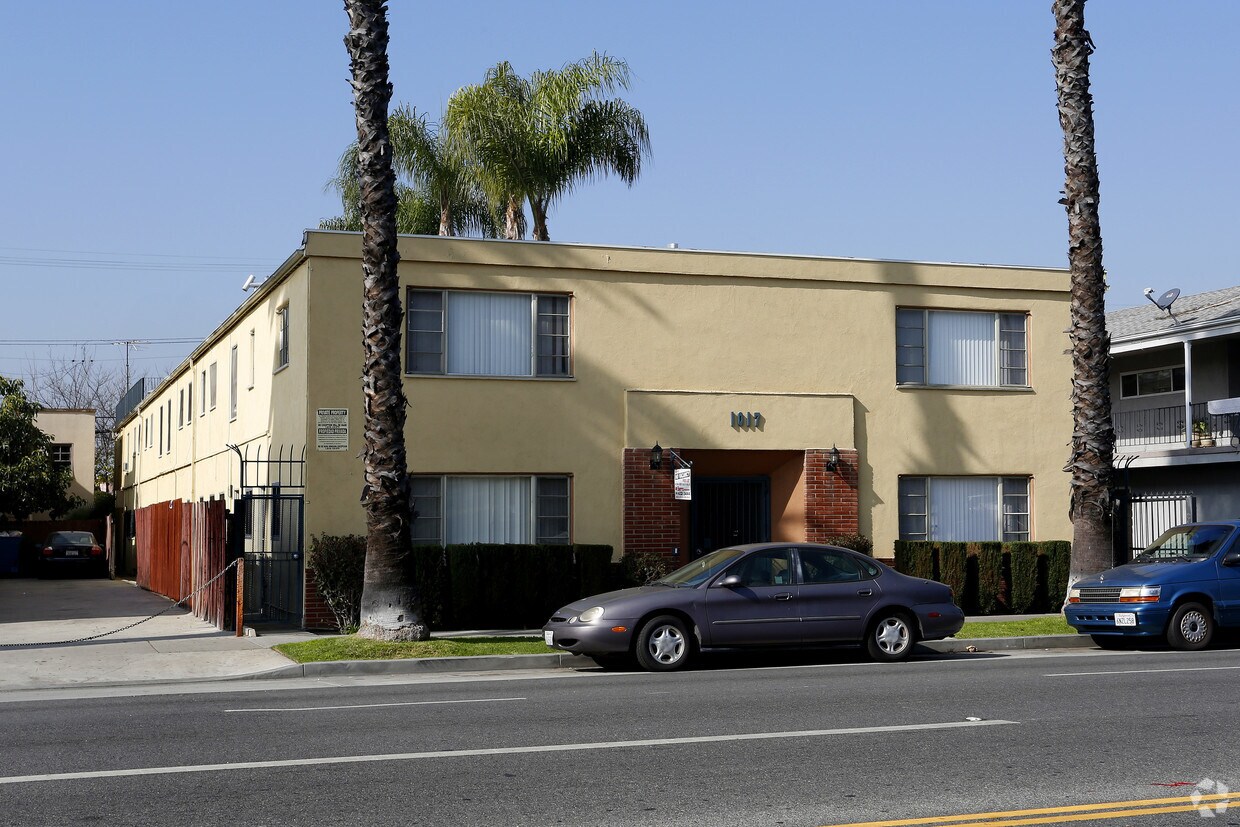 Primary Photo - Berro Family Building #0048