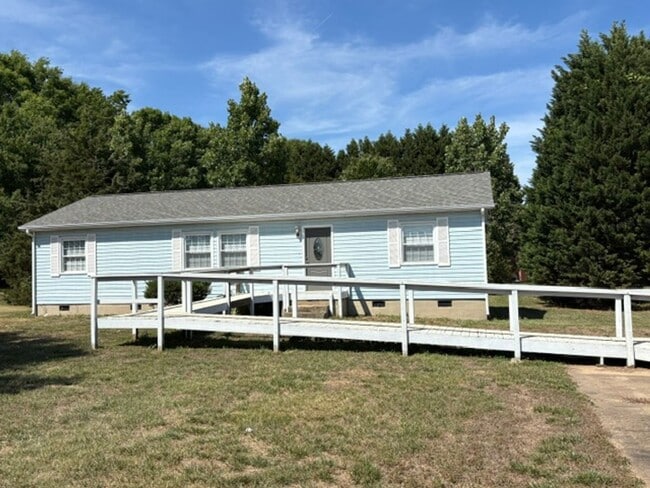 Building Photo - Ranch Home Now Available