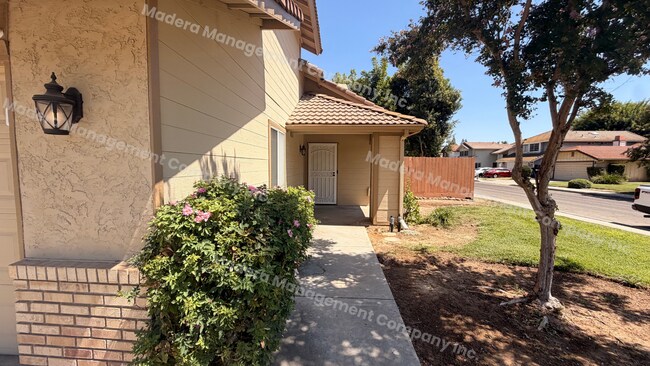 Foto del edificio - 7728 N 8th St