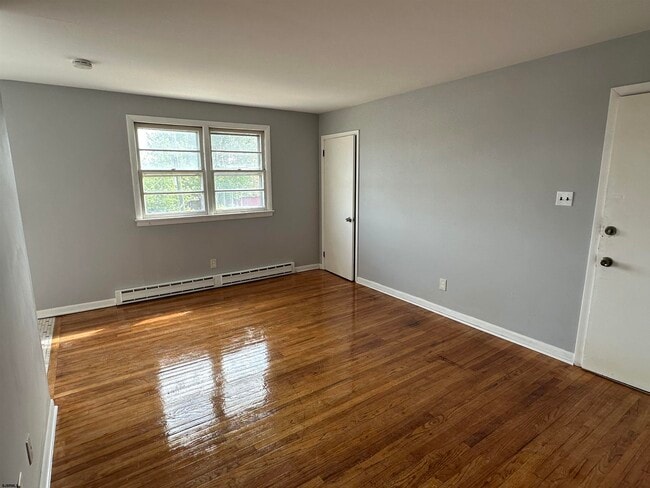 Foto del edificio - 1653 Beach Ave