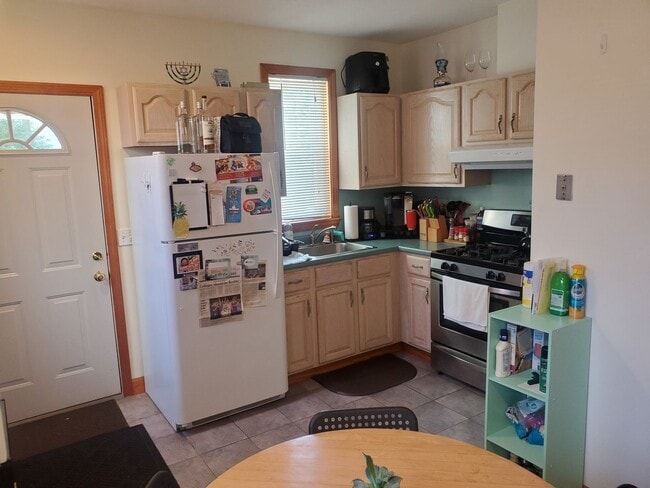 Photo - Check out this 1.5 bed in Brighton.... House