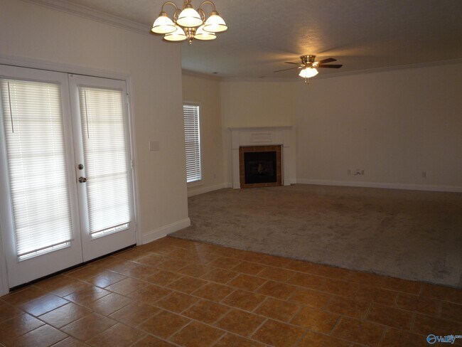 Foto del edificio - 16656 Bellewood Dr