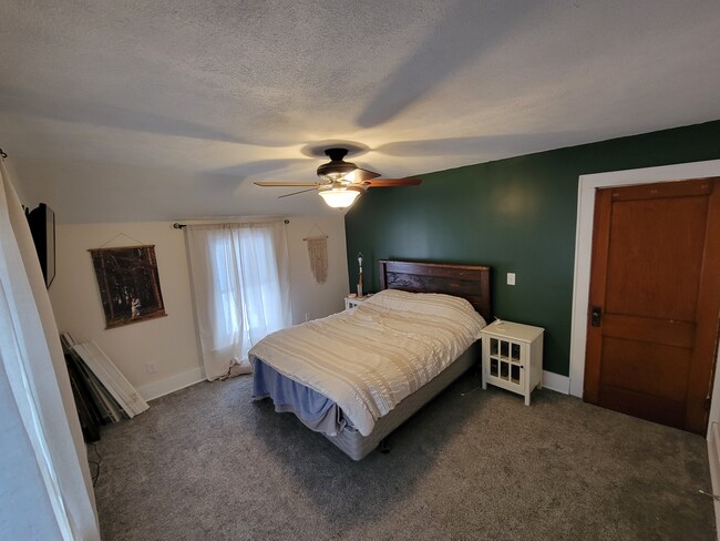 Main Bedroom - 167 23rd St SE