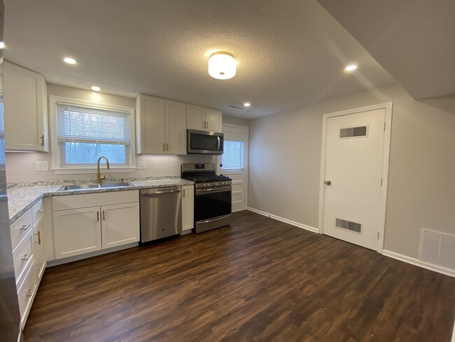 Foto del edificio - 128 Cheryl Ln