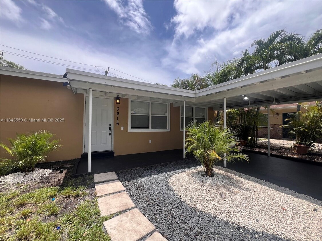 Foto principal - 3616 SW 14th St