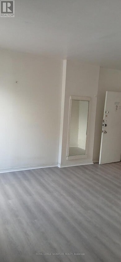 Photo du bâtiment - 954 Danforth Ave