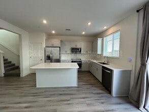 Building Photo - 158 Goldback St