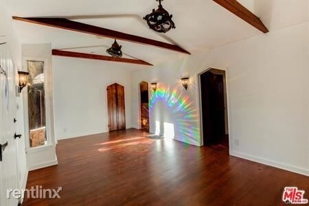 Foto del edificio - 1328 N Formosa Ave