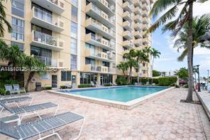 Building Photo - 2350 NE 135th St