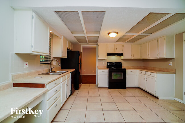 Foto del edificio - 5431 Maple Canyon Ave