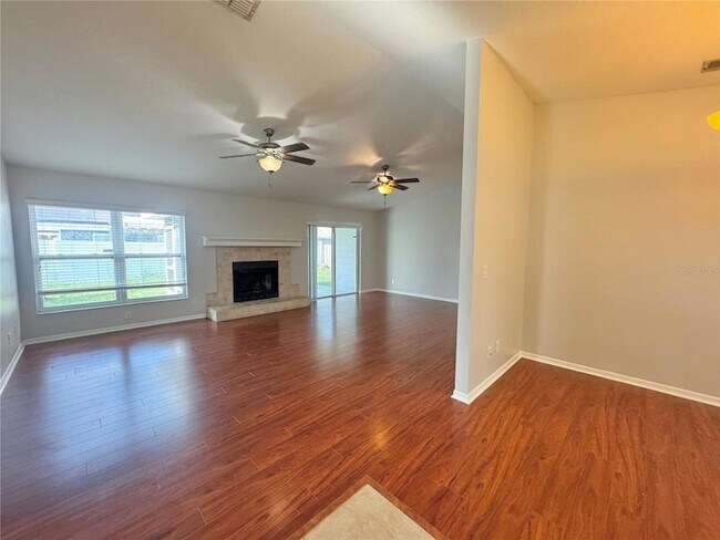 Foto del edificio - 3429 Fox Ridge St