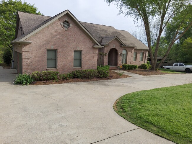 Located in this Helena home near Morgan Road and S Shades Crest Road and near I-459 Exit 6 - 4503 S Shades Crest Rd