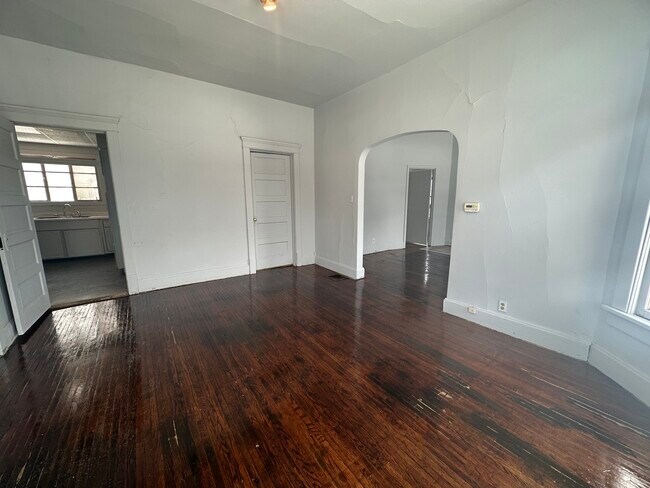 Building Photo - 2401 E Main St