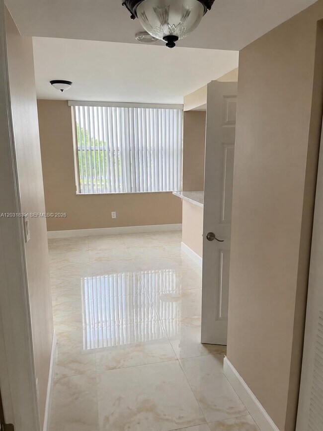 Foto del edificio - 9420 Tangerine Pl