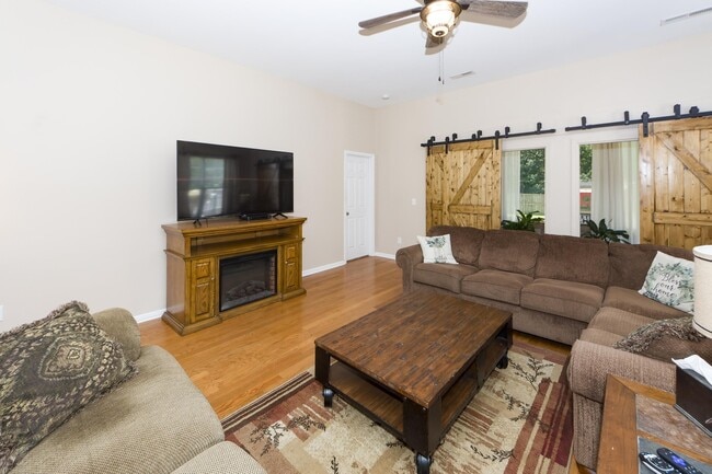 Building Photo - 2613 Spivey Ct