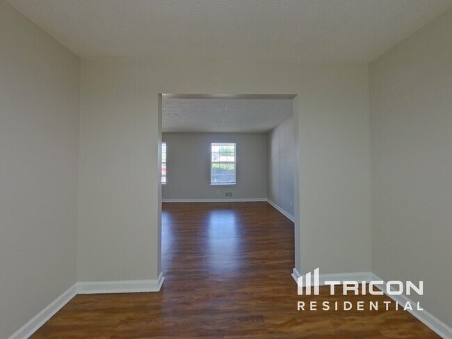 Foto del edificio - 3757 St James Ct