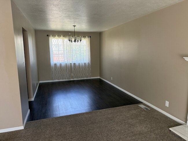 Building Photo - 1453 E Vintry Cir