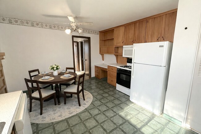 Foto del edificio - Four Bedroom Spacious Home Available