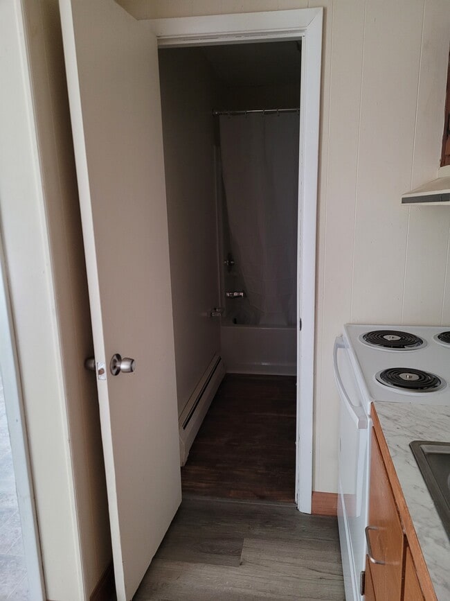 Kitchen - 101 Mitchell St