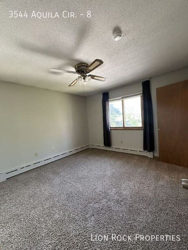 Foto del edificio - 3544 Aquila Cir