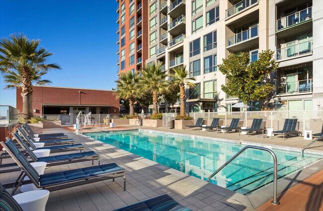 Foto del edificio - 77 N Almaden Ave