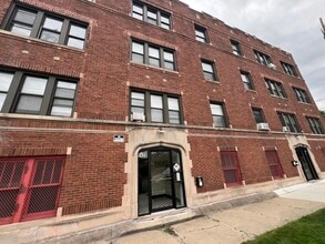 Building Photo - 1441 W 93rd St