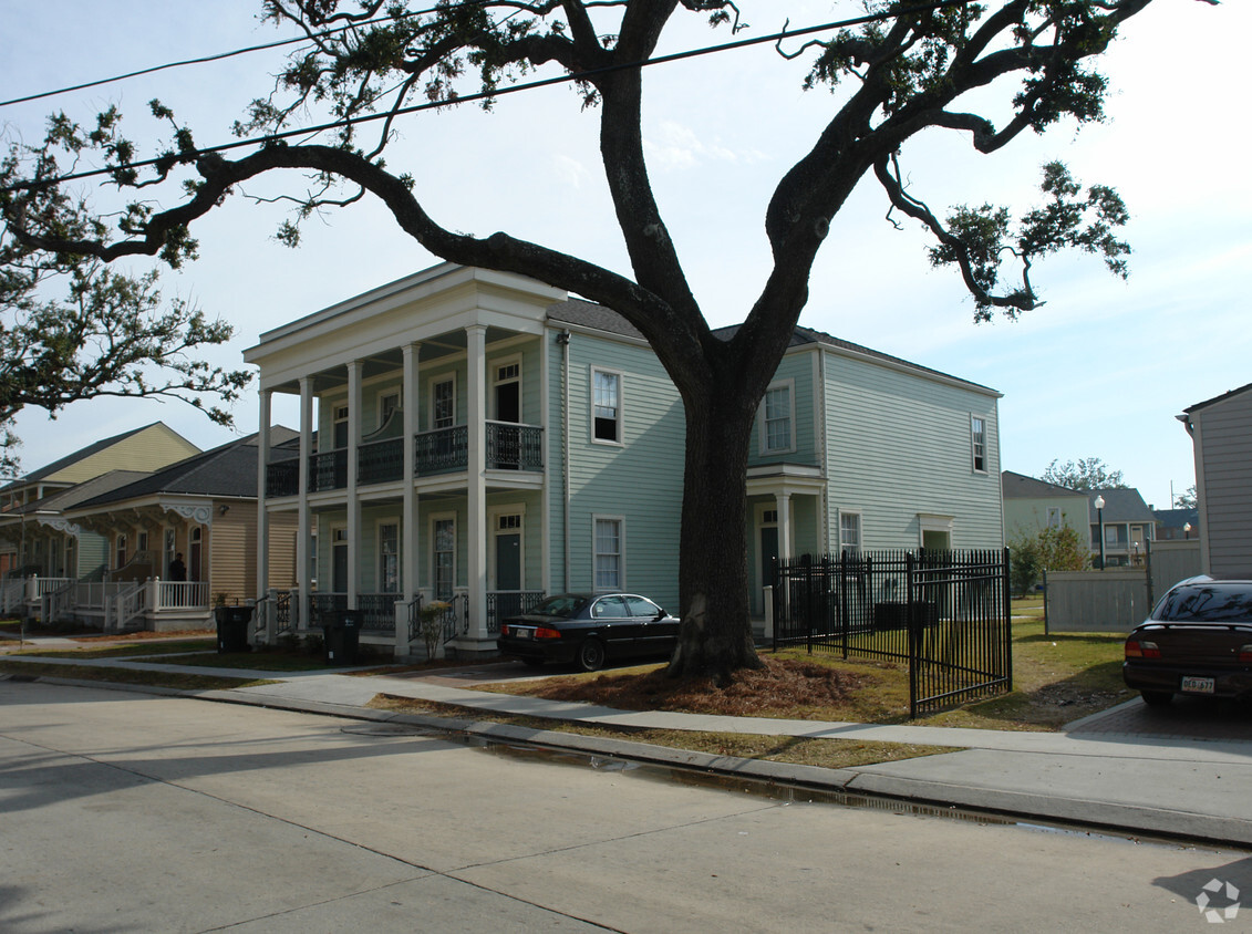Primary Photo - 1840 Annunciation St