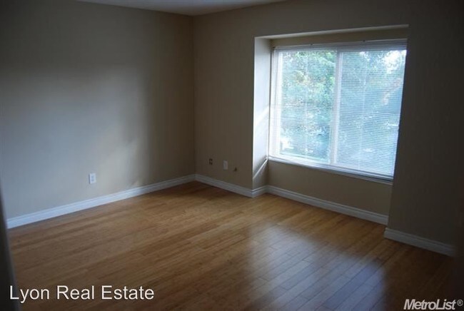 Foto del edificio - 6347 Greenback Ln