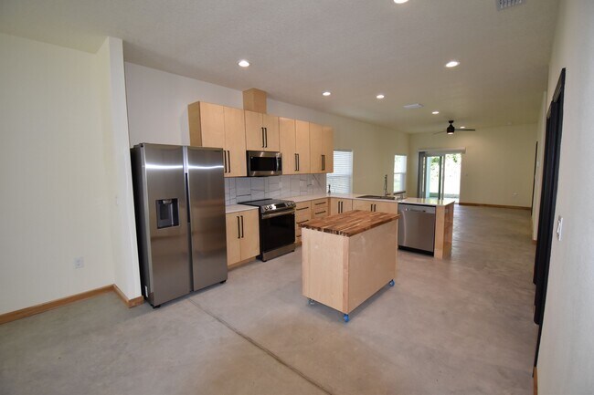 Foto del edificio - 780 8th Ave NE