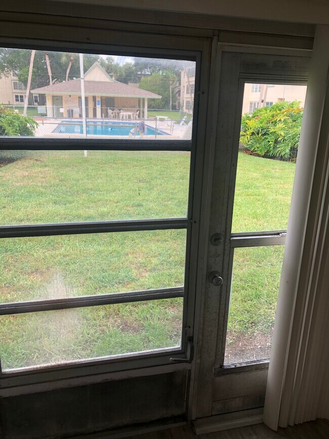 11710 Park Blvd Unit M102, Seminole, FL 33772 Condo for Rent in