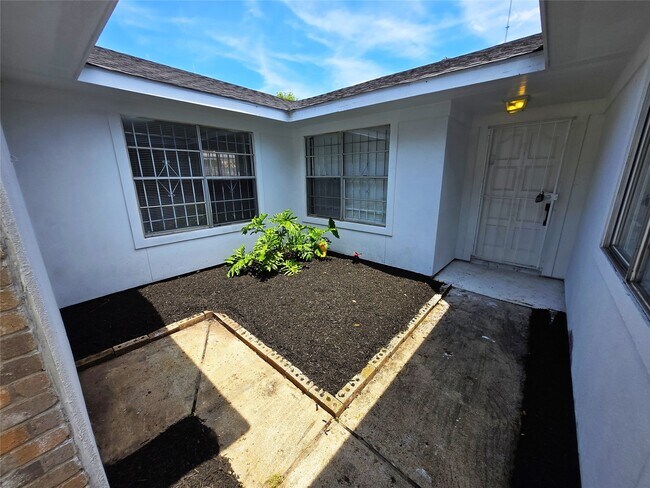 Foto del edificio - 17223 Artwood Ln