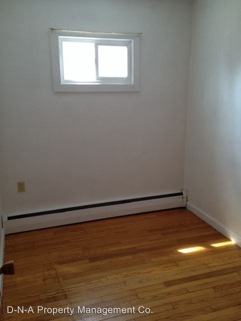 Building Photo - 106 3rd St