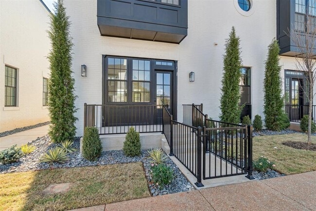 Building Photo - 18814 Selah Wy