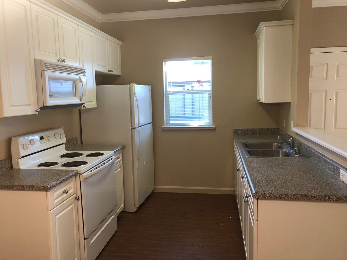 8905 Davis Rd, Stockton, CA 95209 Condo for Rent in Stockton, CA
