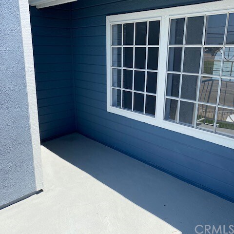 Building Photo - 242 N Glendora Ave