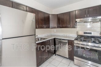 Building Photo - 405 Franklin Turnpike