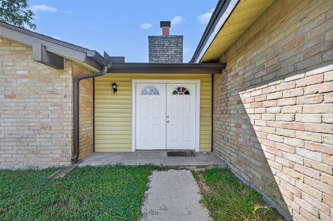 Foto del edificio - 8623 Riverside Walk Ln