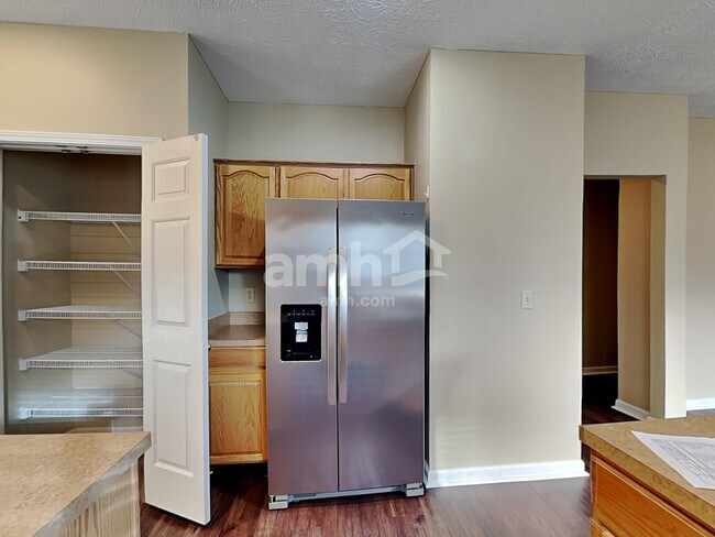Building Photo - 19 Laurel Valley Dr
