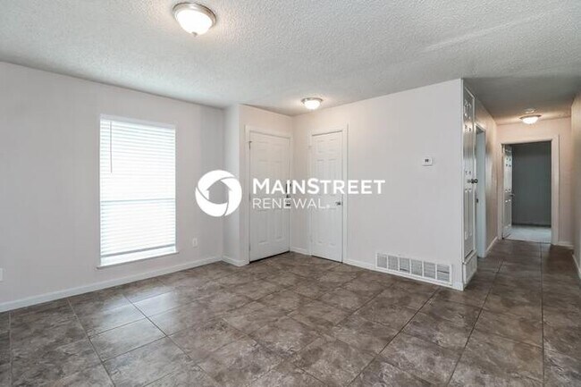 Building Photo - 3 Bedroom Pet-Friendly Home in Fort Worth, TX with Main Street Renewal