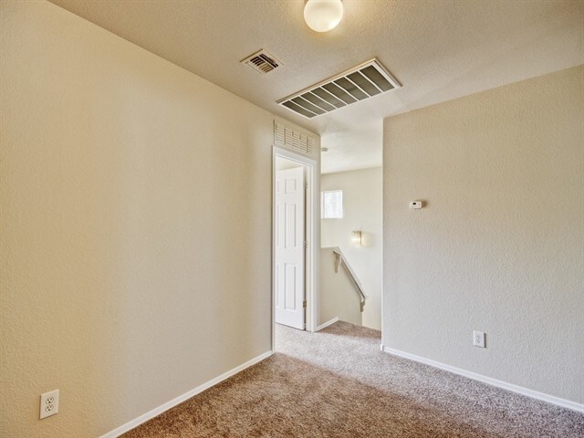 Building Photo - 5125 S 15th Place