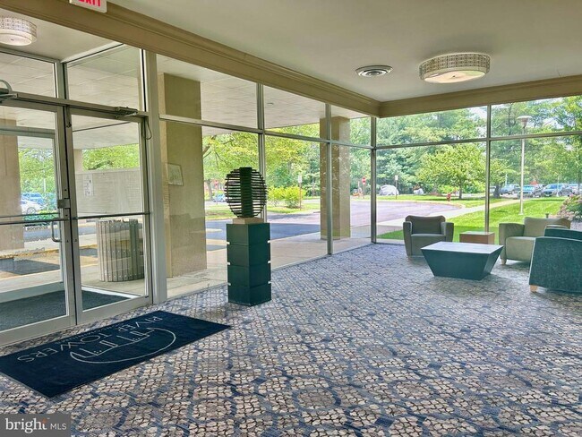 Foto del edificio - 6621 Wakefield Dr