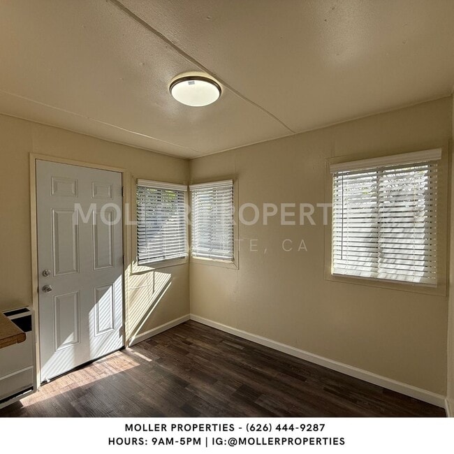 Building Photo - Magnolia 11900-11906
