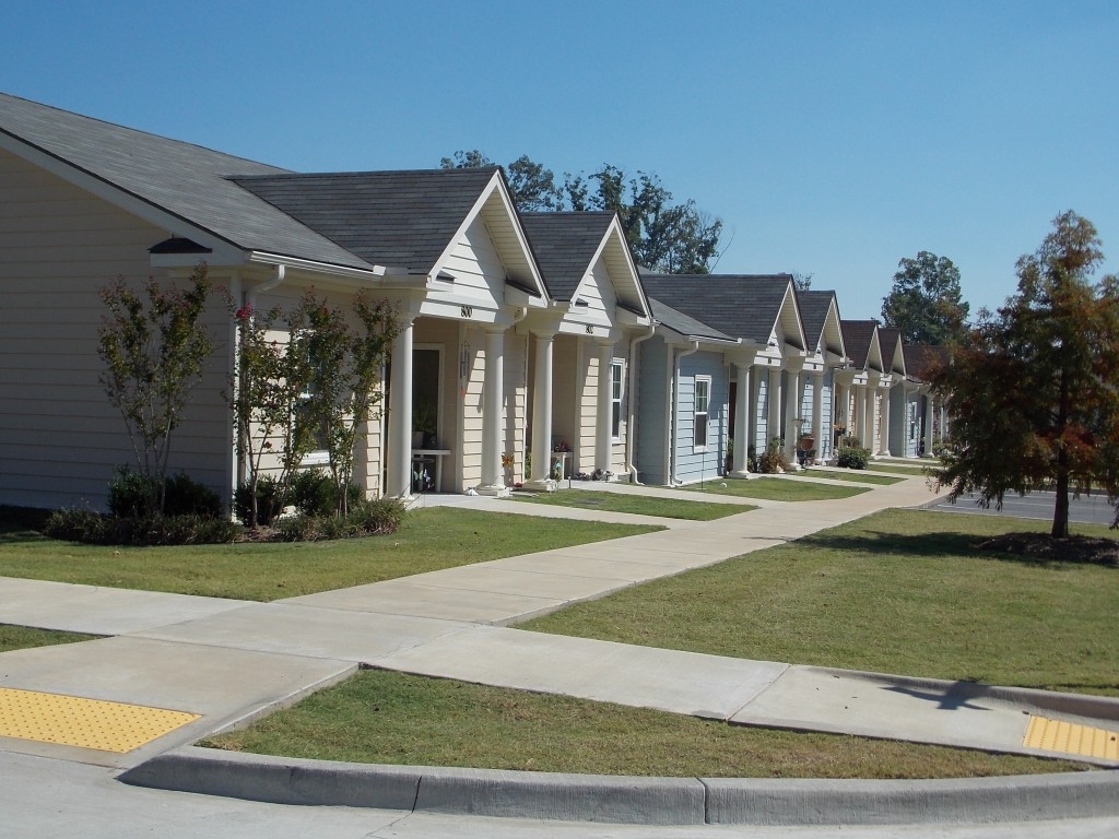 Primary Photo - Courtyard Cottages of Bryant