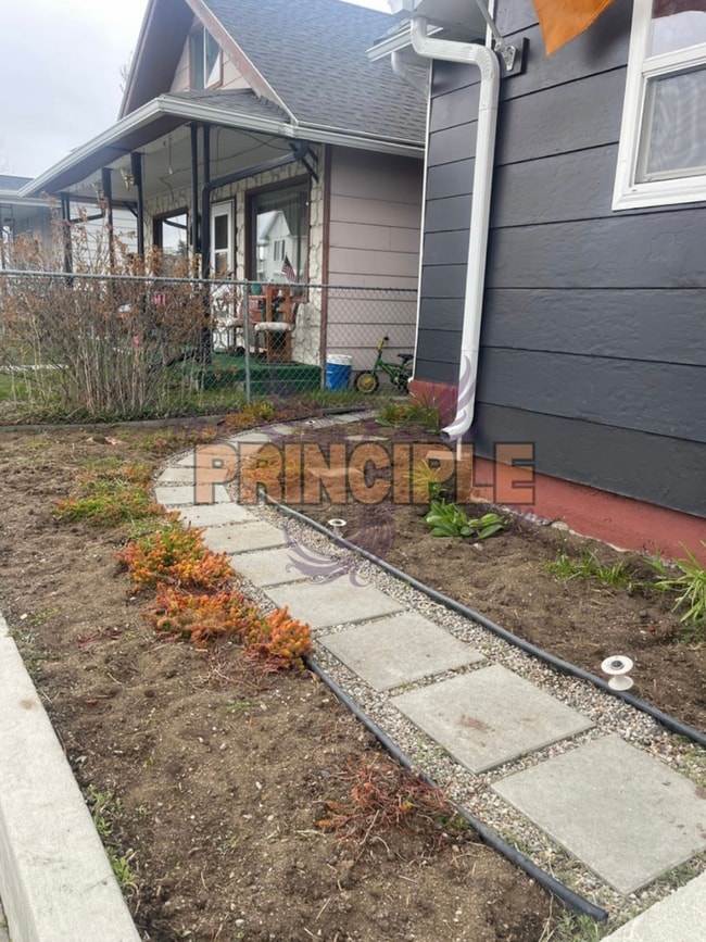 Building Photo - Adorable 3 bed house in great family friendly neighborhood