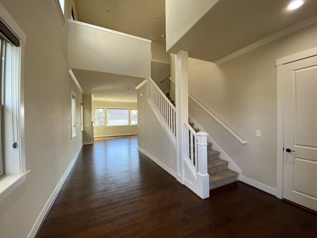 Foto del edificio - Gorgeous Beaverton Home 3 BD* 2.5 BA* Sing...