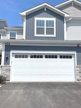 Building Photo - 472 Carpathian Dr
