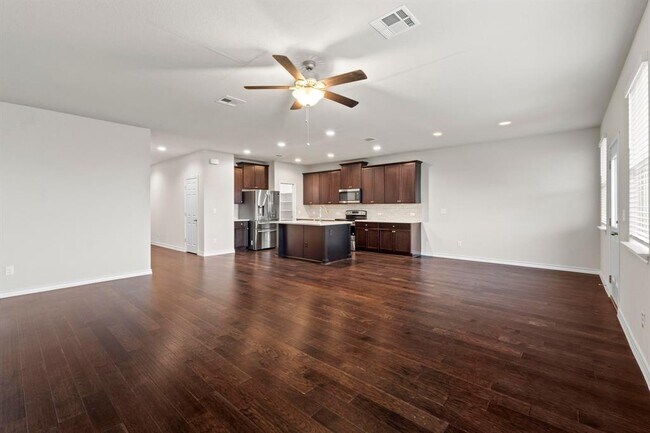 Building Photo - 277 Magna Ln