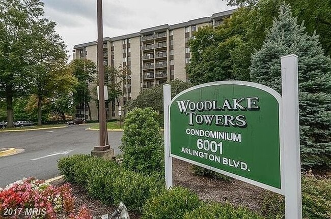 Foto del edificio - 6001 Arlington Blvd